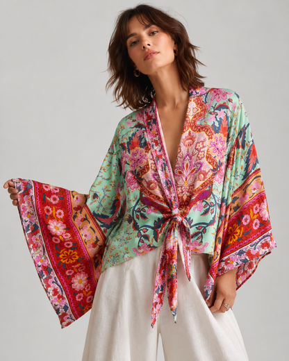 Kimono court cache-cœur vert à motif fleuri