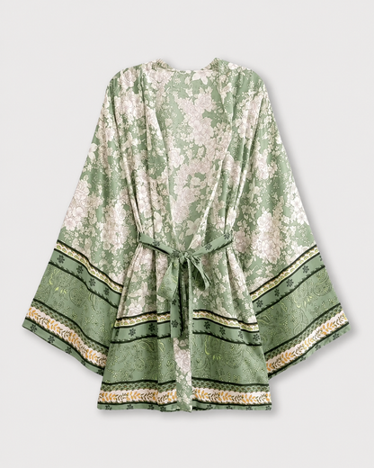 Kimono court vert sauge à motifs floraux