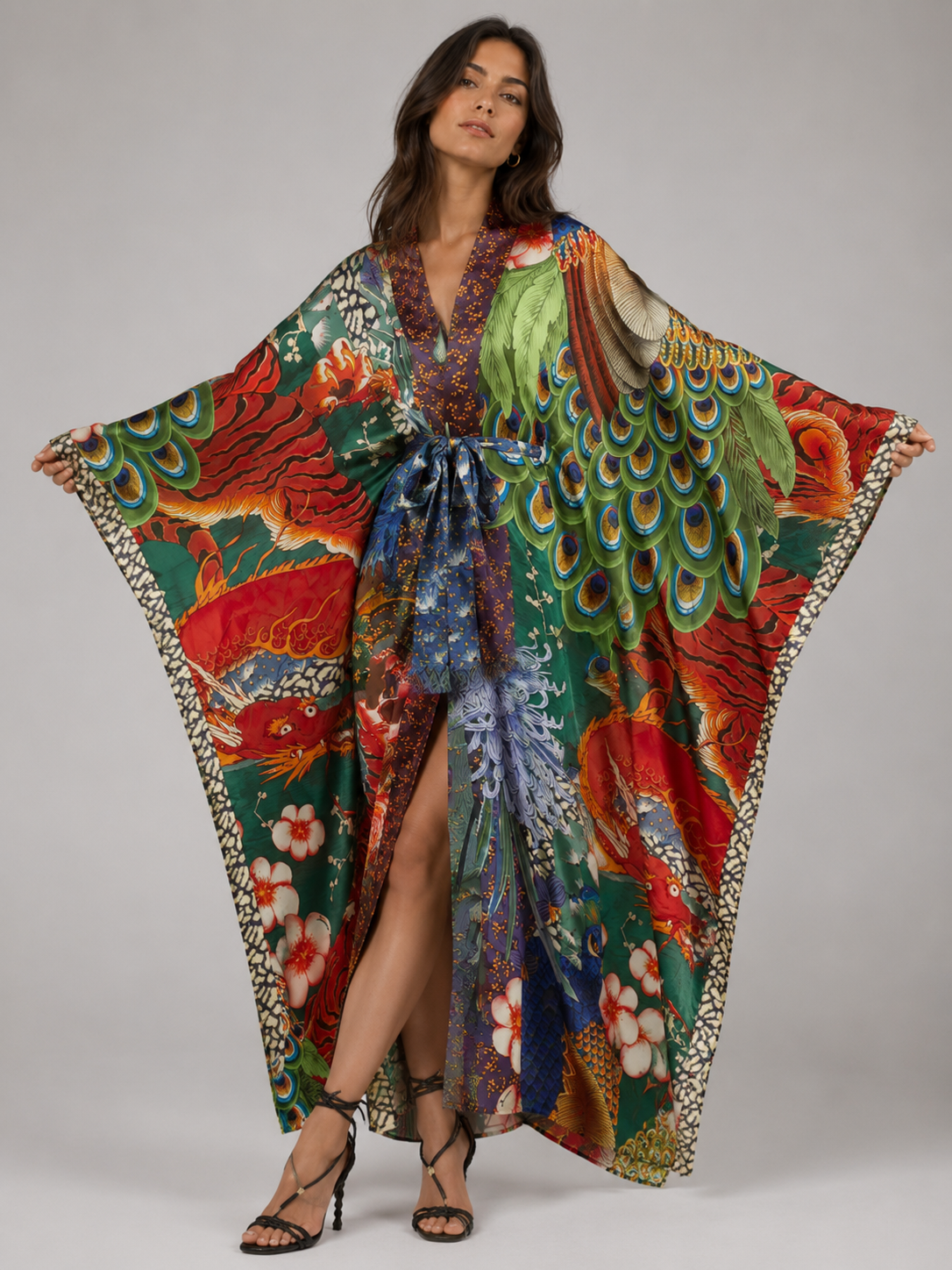 Kimono long satiné imprimé dragon et paon