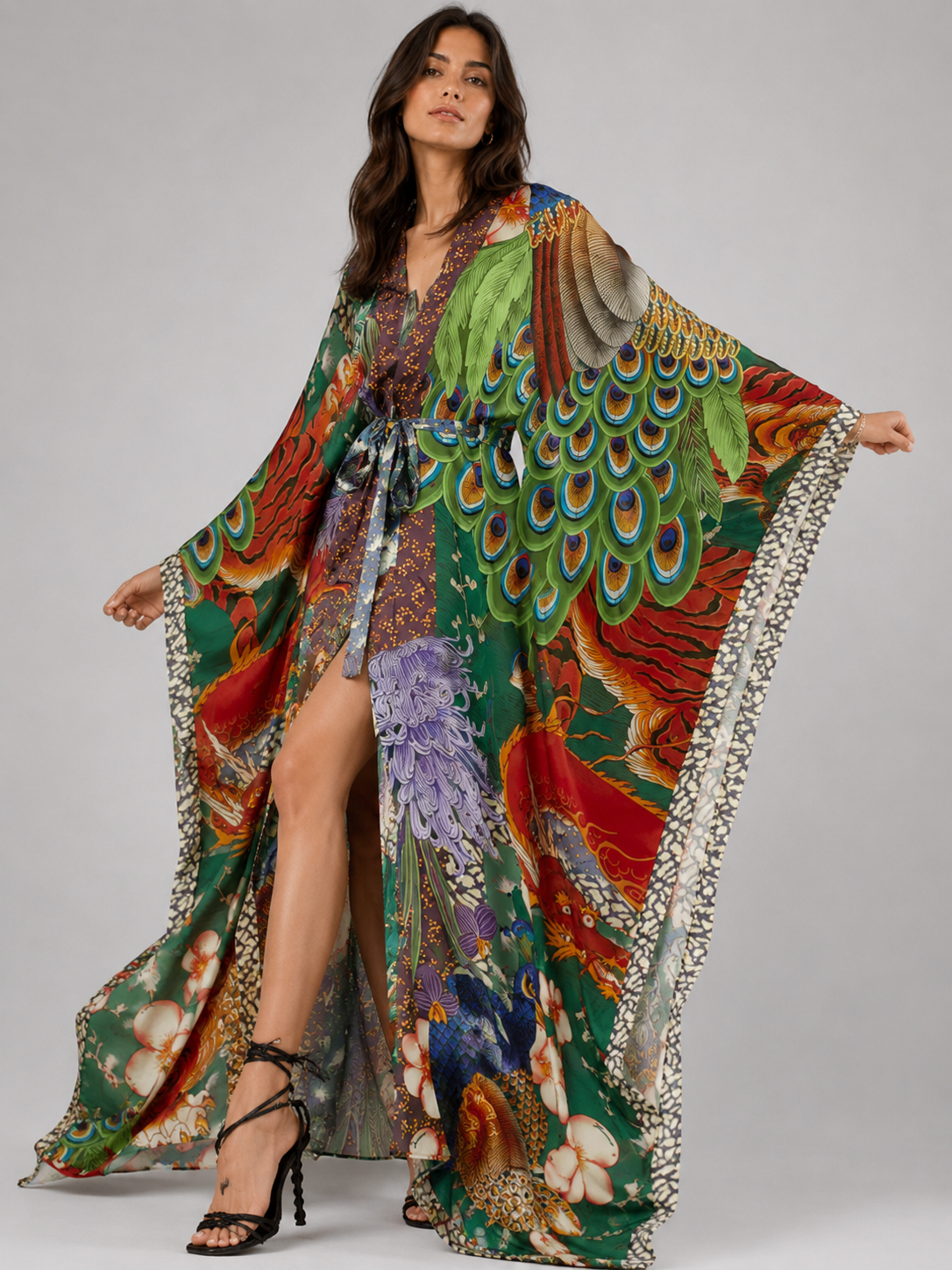 Kimono long satiné imprimé dragon et paon