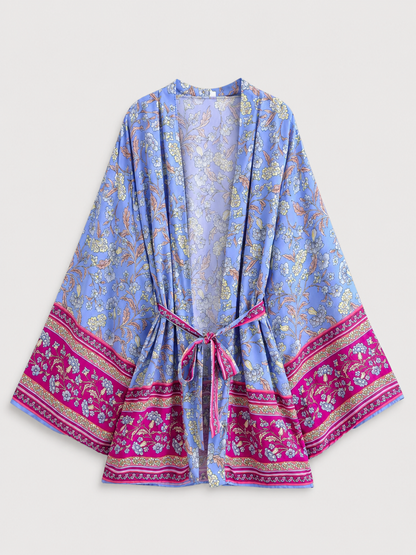 Kimono court bleu et rose à fleurs