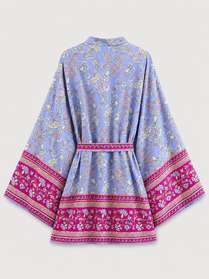 Kimono court bleu et rose à fleurs