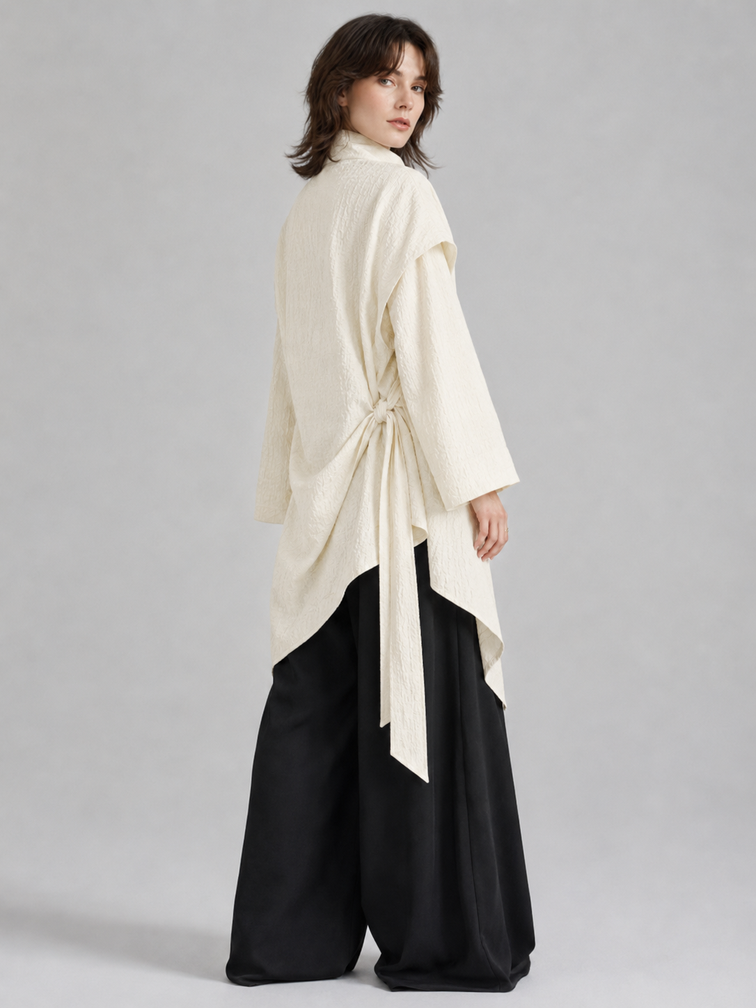 Veste asymétrique – unisexe et intemporelle
