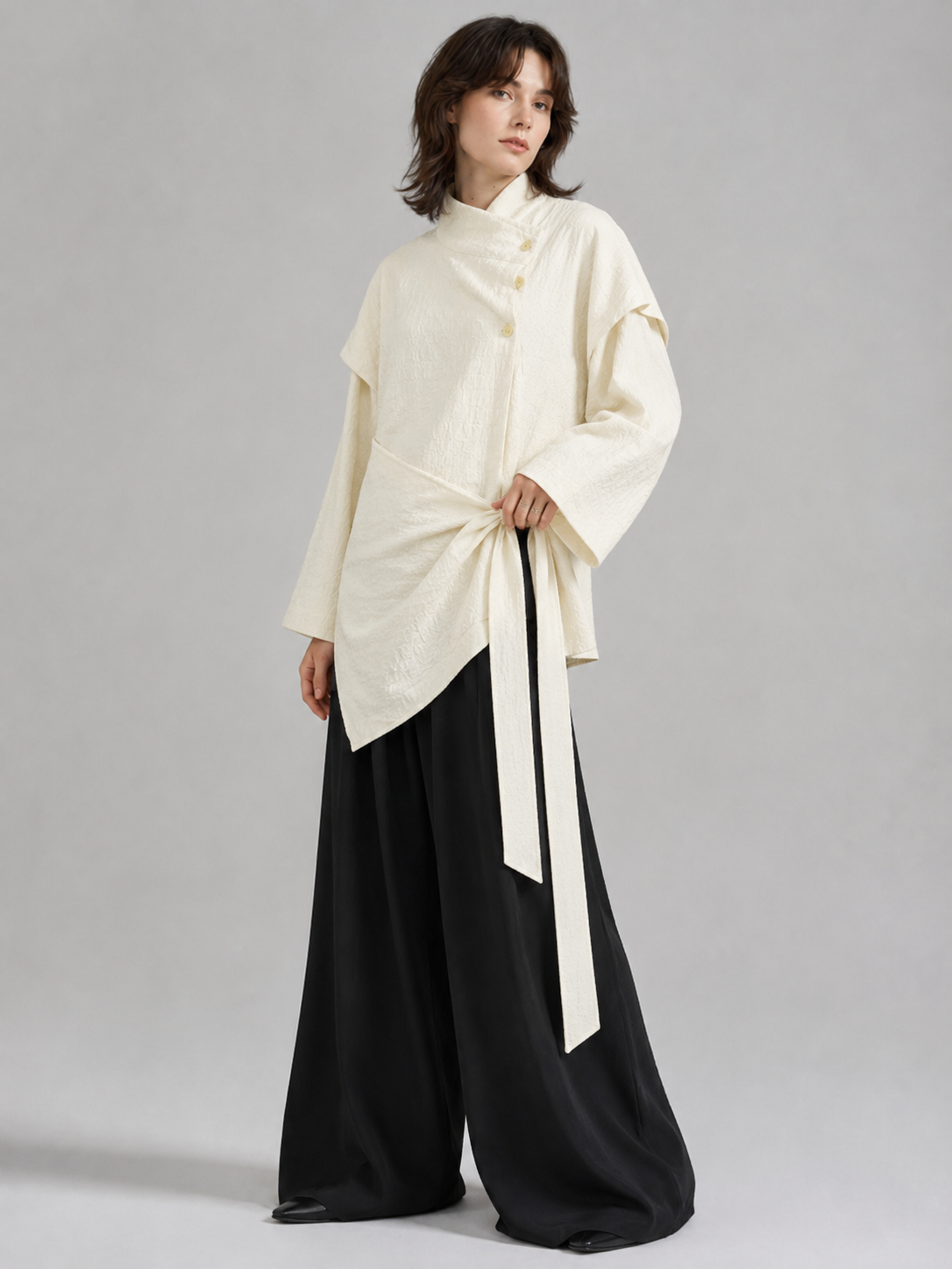 Veste asymétrique – unisexe et intemporelle