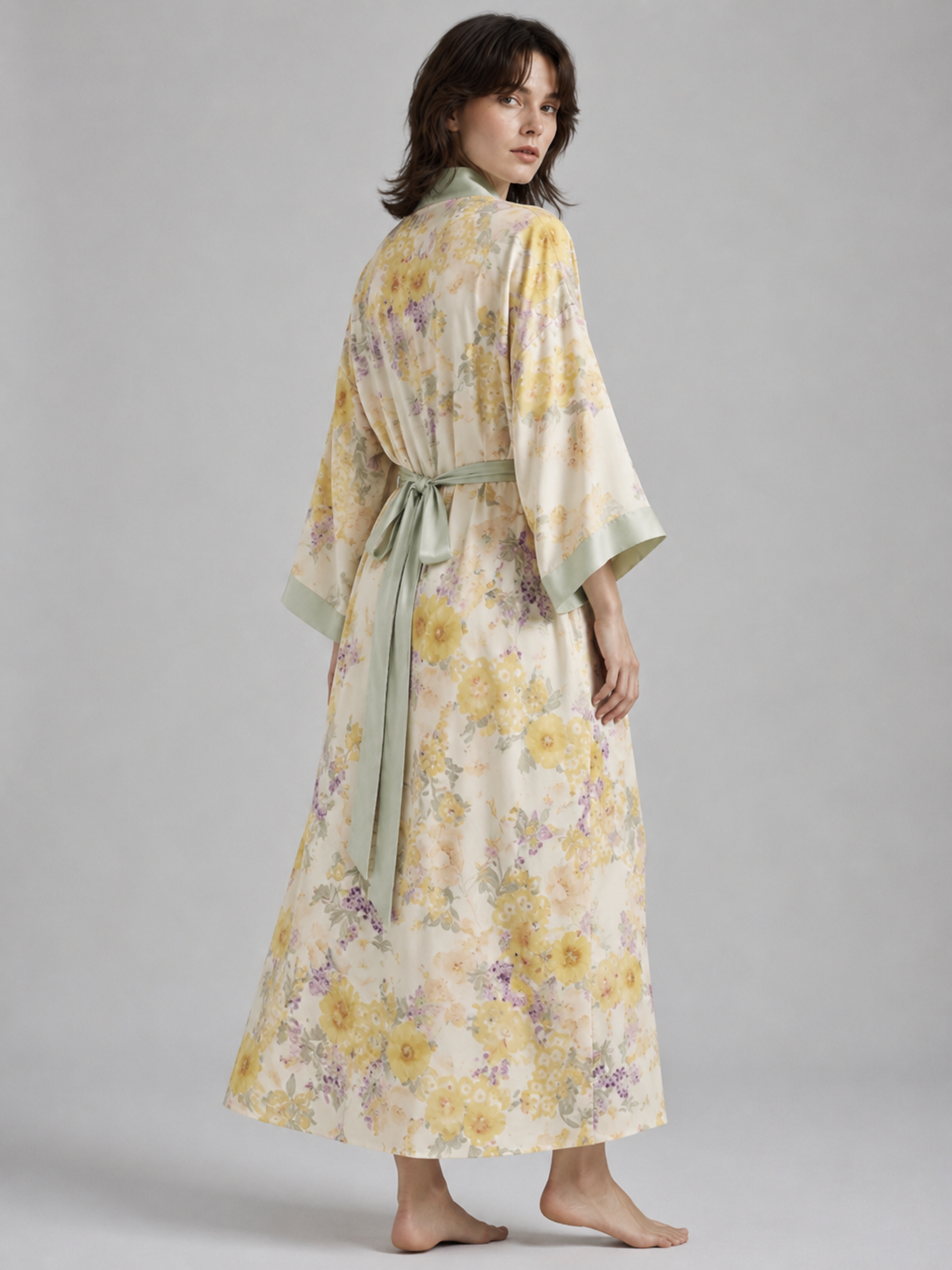 Robe kimono longue femme — fleurs jaunes et satin vert amande
