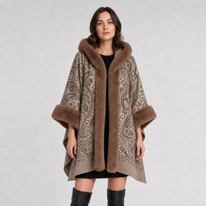 Manteau Poncho à Capuche Motif Paisley Effet Fourrure kaki, vue de face