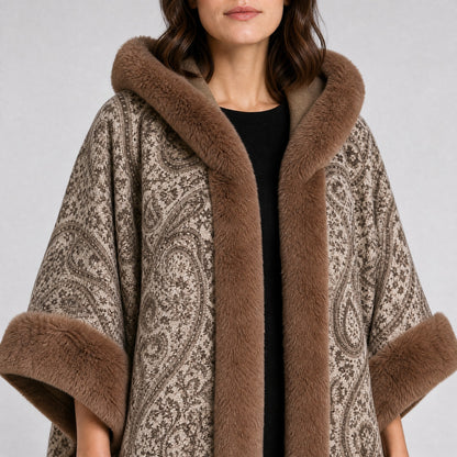 Manteau Poncho à Capuche Motif Paisley Effet Fourrure kaki, détail de la matière