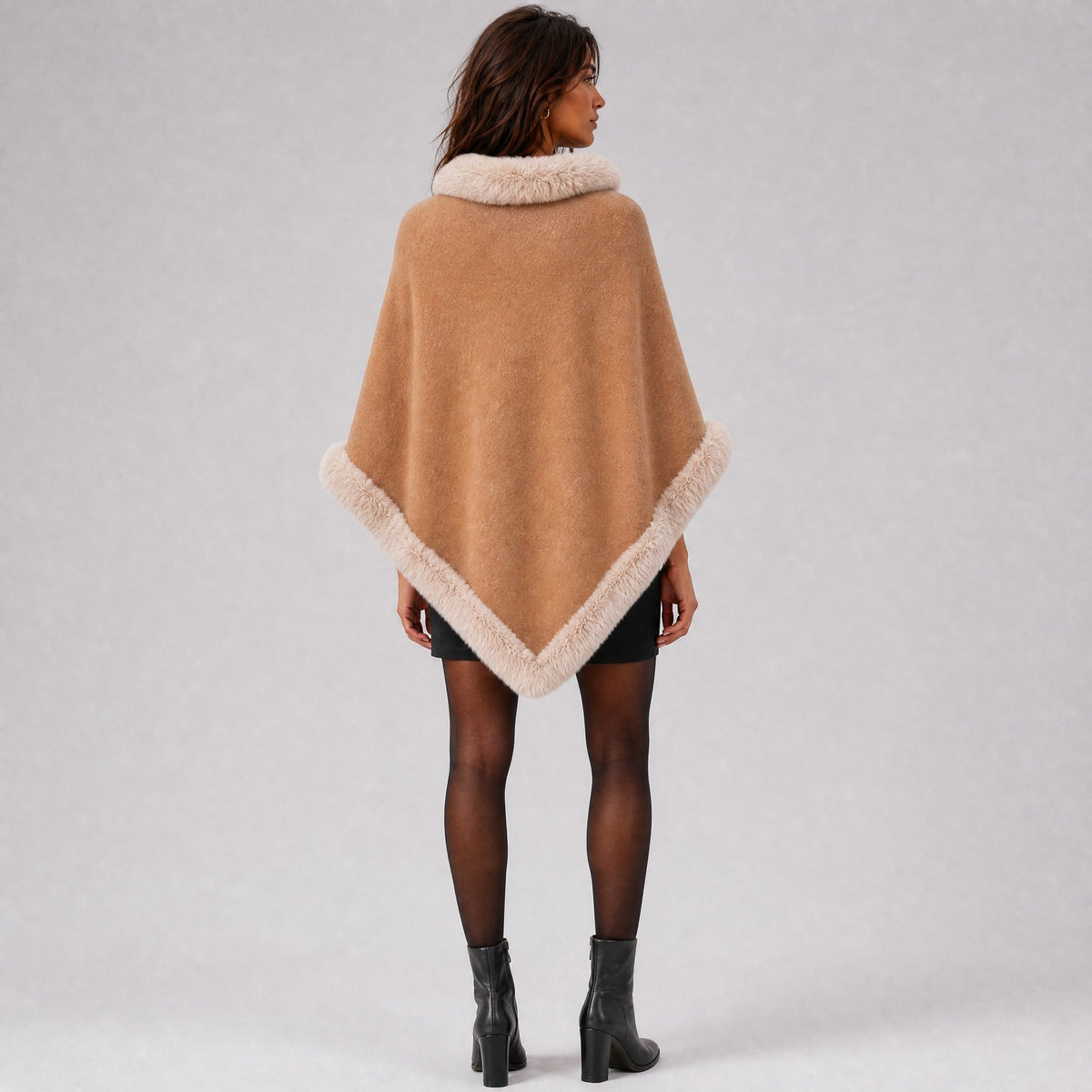 Poncho Camel Col Effet Fourrure Femme camel, vue de dos