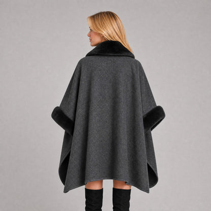 Poncho Cape à Poches Col Effet Fourrure gris foncé, vue de dos