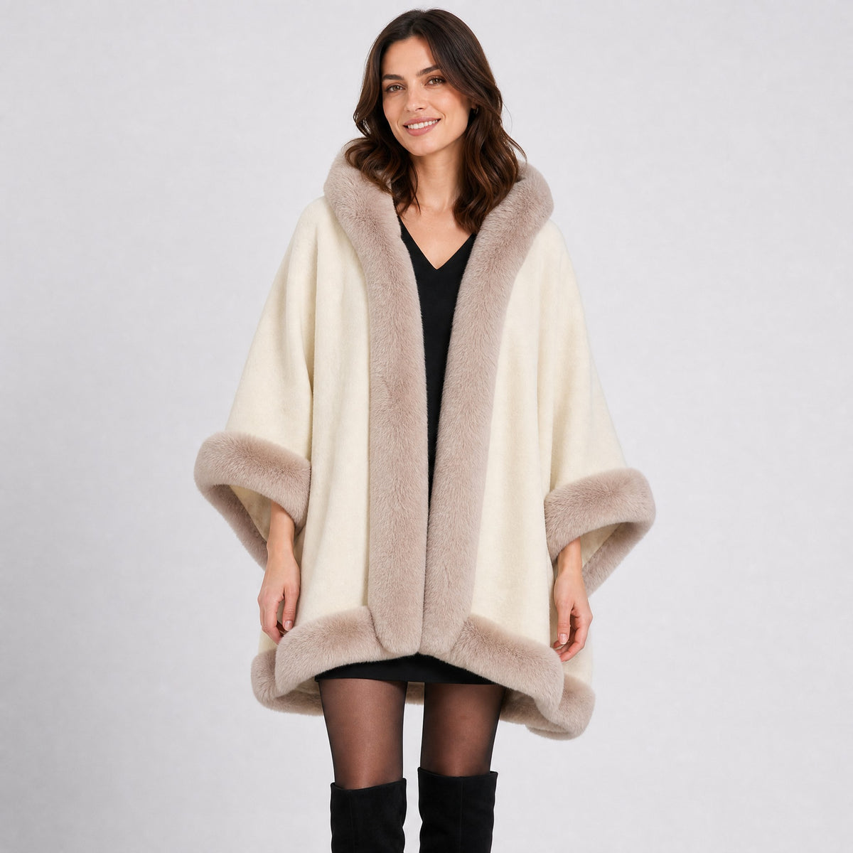 Poncho Cape Beige à Capuche Col Effet Fourrure beige, vue de face