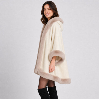 Poncho Cape Beige à Capuche Col Effet Fourrure beige, vue de profil
