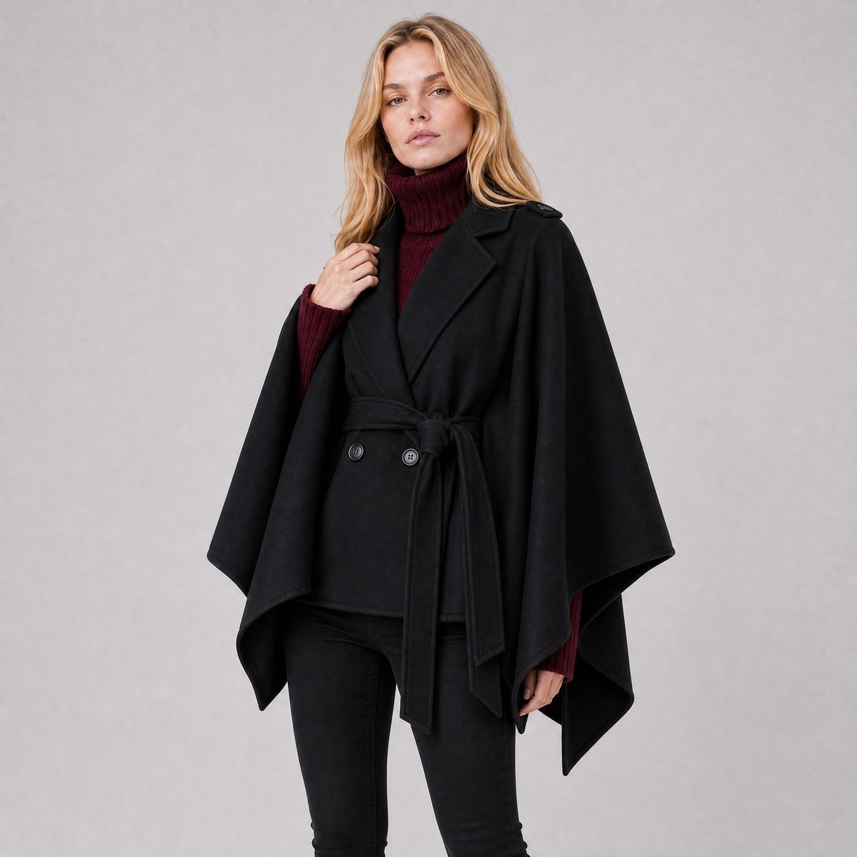 Poncho Cape Ceinturée à Double Boutonnage Femme noir, vue de trois quarts