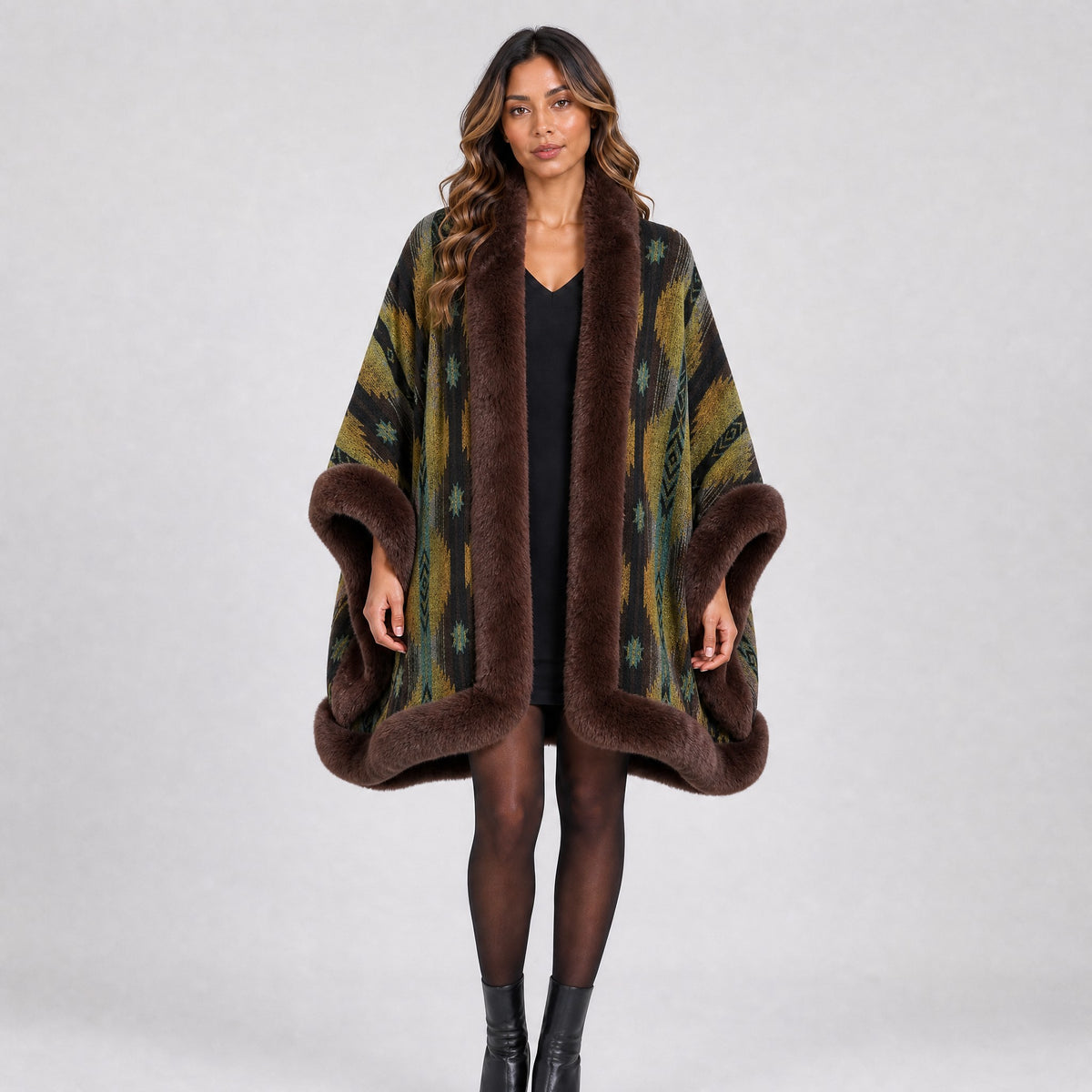 Poncho Cape Jacquard Ethnique Col Effet Fourrure marron, vue de face
