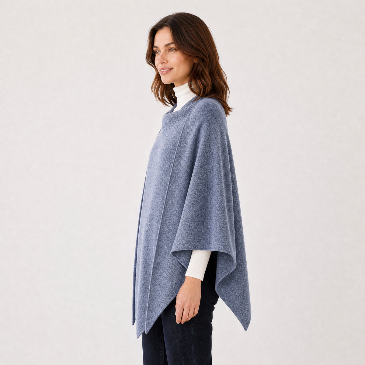 Poncho Châle Enveloppant en Maille Femme gris, vue de profil