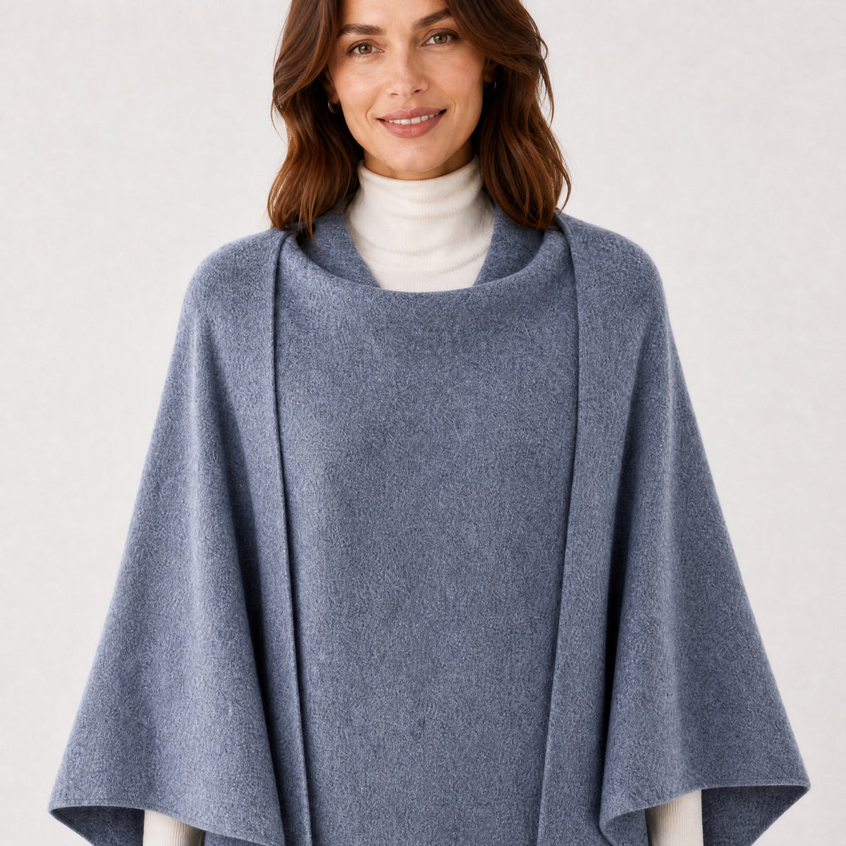 Poncho Châle Enveloppant en Maille Femme gris, détail de la matière