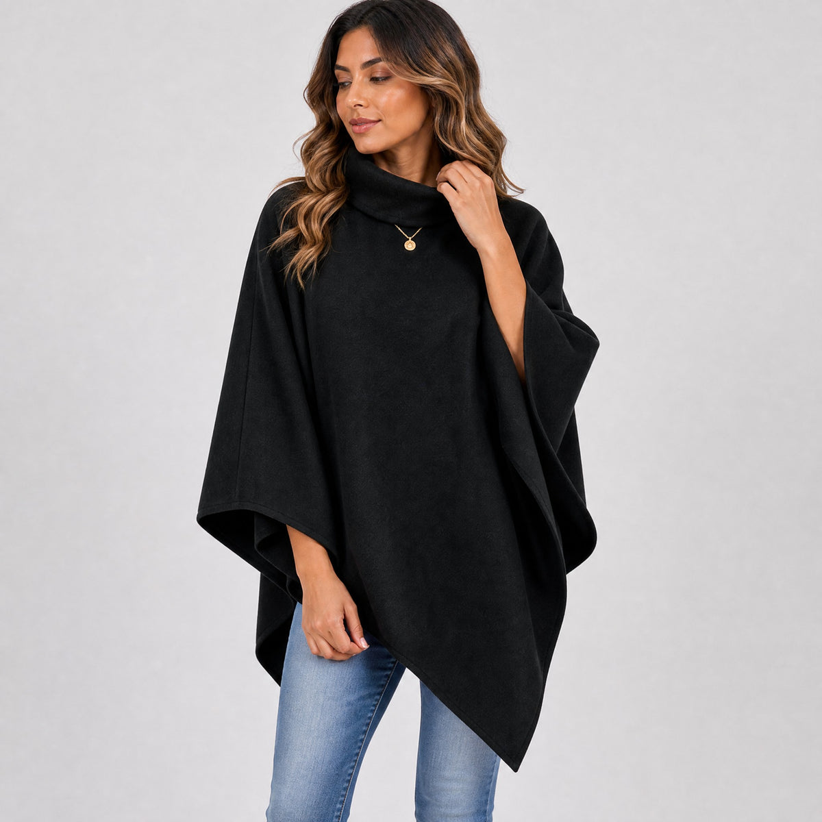 Poncho Col Montant Femme en Polaire noir, vue de trois quarts