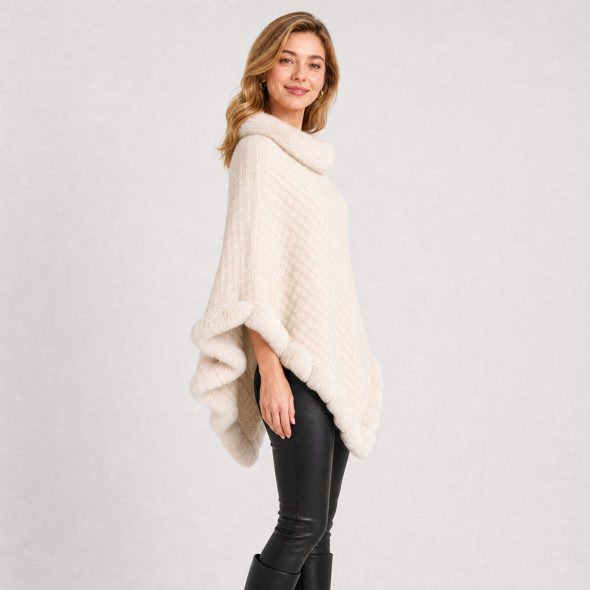 Poncho Tricot Col Effet Fourrure Femme beige, vue de profil