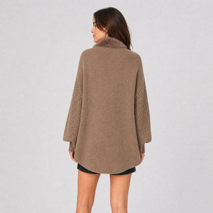Pull Poncho Manches Chauve-Souris Col Effet Fourrure taupe, vue de dos