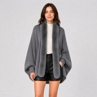 Pull Poncho Manches Chauve-Souris Col Effet Fourrure gris, vue de face